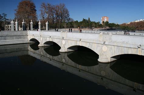 explanada del puente del rey|Puente del Rey Esplanade 